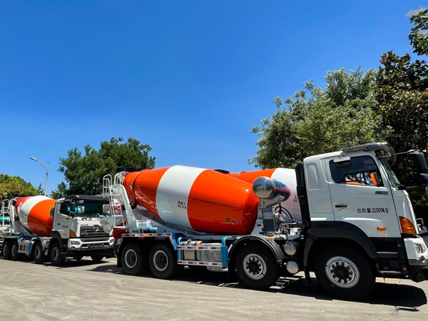 凌宇攪拌車(chē)