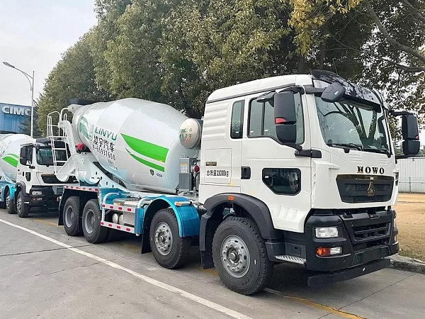 新年奮戰(zhàn)開門紅！凌宇攪拌車“火力全開”奔向天府之國