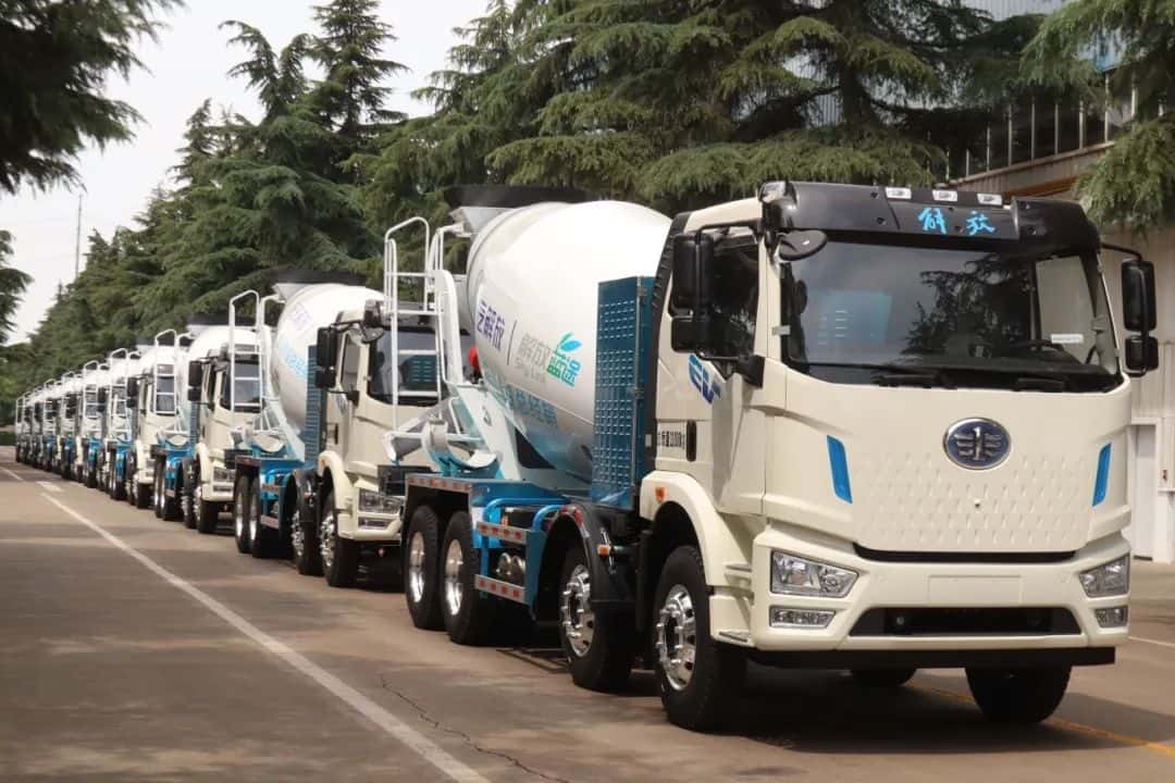 中集車輛新能源攪拌車，硬核助力西南地區(qū)重點(diǎn)工程建設(shè)