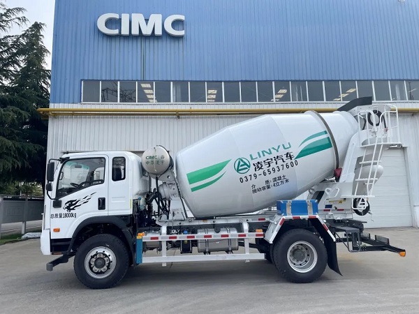 凌宇二橋攪拌車(chē)，一車(chē)適用多場(chǎng)景，四項(xiàng)核心優(yōu)勢(shì)