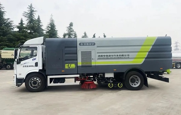 凌宇純電動洗掃車的特點(diǎn)詳解！出色在哪？