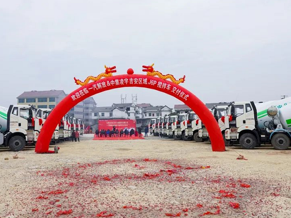 “實力新秀”開進紅色井岡山，60臺交車盛宴客戶樂開顏