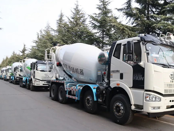 陽春三月下華南，老客戶一次性訂購凌宇汽車120臺！