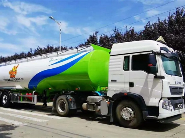 顏值實(shí)力雙在線，出口罐車很搶眼！