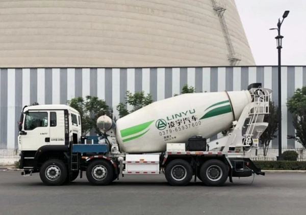 重汽&凌宇電驅(qū)橋攪拌車，會省錢的才是卡友選擇的！